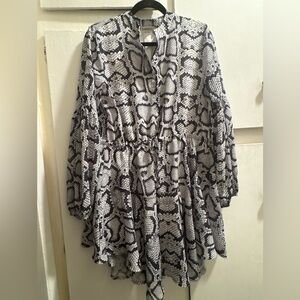 Stylish Black and White Long Sleeve Dress